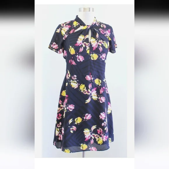 NWOT Banana Republic Twist Neck Fit And Flare Dress - Picture 2 of 6